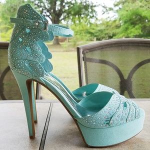 New Gianni Bini Platinum Collection Tiffany Heels